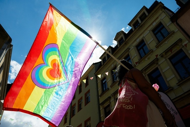 Bild vergrößern: Homophobe Attacke vor CSD in Berlin: Jugendliche verletzten zwei Männer
