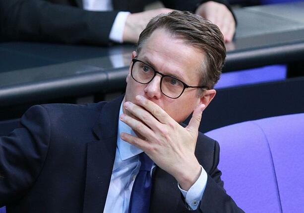 Bild vergrößern: Linnemann bestürzt über tätlichen Angriff auf Landtagskandidatin