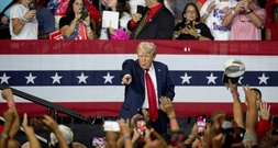 Trump will weiter Wahlkampfkundgebungen unter freiem Himmel abhalten