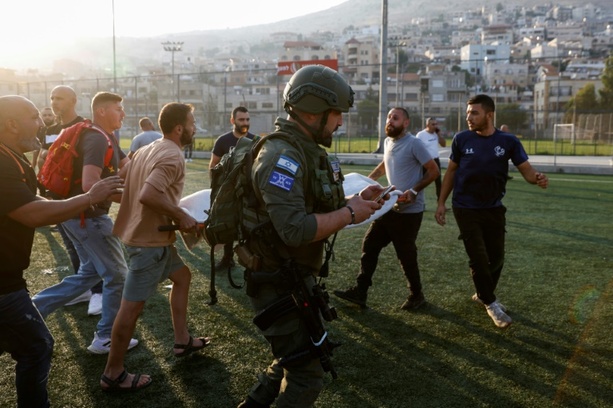 Bild vergrößern: Israels Rettungsdienst: Mindestens zehn Tote bei Raketenangriff aus Libanon auf Golanhöhen