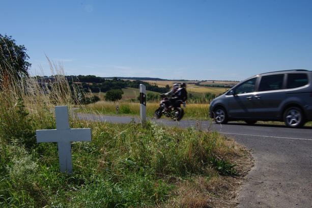 Bild vergr&ouml;&szlig;ern: Weltgedenktag für Straßenverkehrsopfer - 1,3 Millionen Verkehrstote in 2023