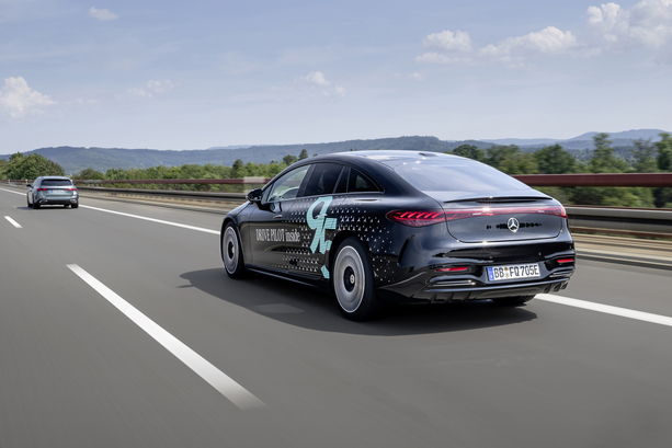 Bild vergrößern: Autonomes Fahren  - Schweiz erlaubt Level 3 