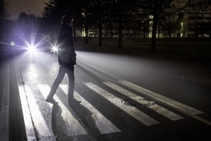 Gefährliche Warnwesten - Reflex-Streifen irritieren Notbremssysteme