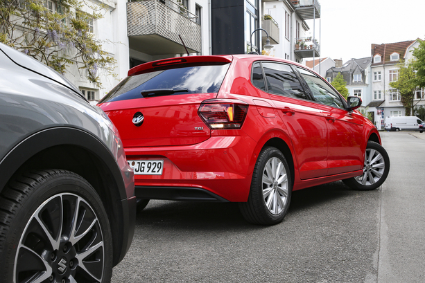 Bild vergrößern: Wo das eigene Auto steht - Jeder Fünfte parkt unter der Laterne Bild vergrößern: Wo das eigene Auto steht - Jeder Fünfte parkt unter der Laterne