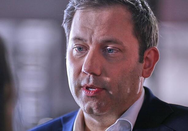 Bild vergr&ouml;&szlig;ern: Klingbeil erhält Unterstützung vom Seeheimer Kreis