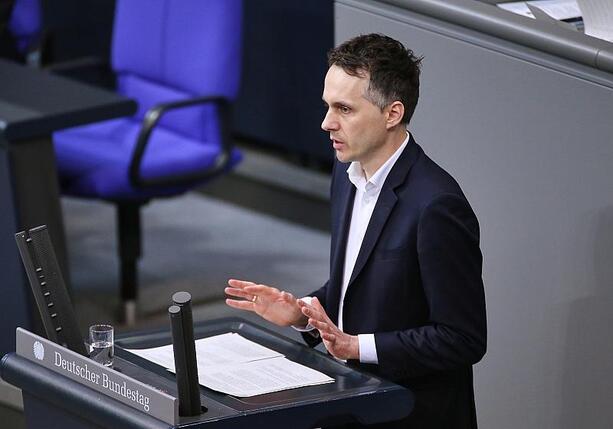 Bild vergr&ouml;&szlig;ern: Sondervermögen: Grüne bezeichnen Merz-Angebot als schlechten Witz