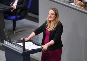 Grüne wollen bei Schulden nicht auf Zusagen von Merz vertrauen