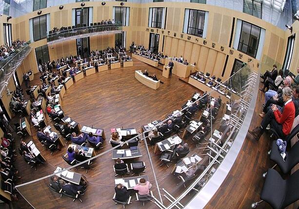 Bild vergr&ouml;&szlig;ern: Bayaz sieht Zustimmung zu Schuldenpaket im Bundesrat skeptisch