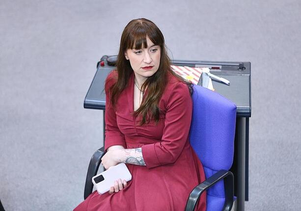 Bild vergr&ouml;&szlig;ern: Reichinnek kritisiert Linken-Landesverbände für Ja zu Schuldenpaket