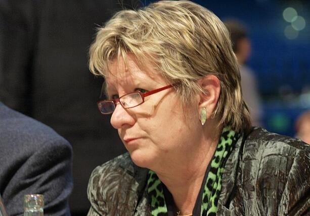 Bild vergr&ouml;&szlig;ern: Löhrmann: NRW-Banken sollen NS-Vergangenheit aufarbeiten