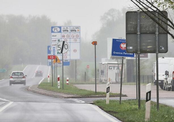 Bild vergrößern: Zurückweisungen an Grenzen stoßen auf Kritik und Unterstützung