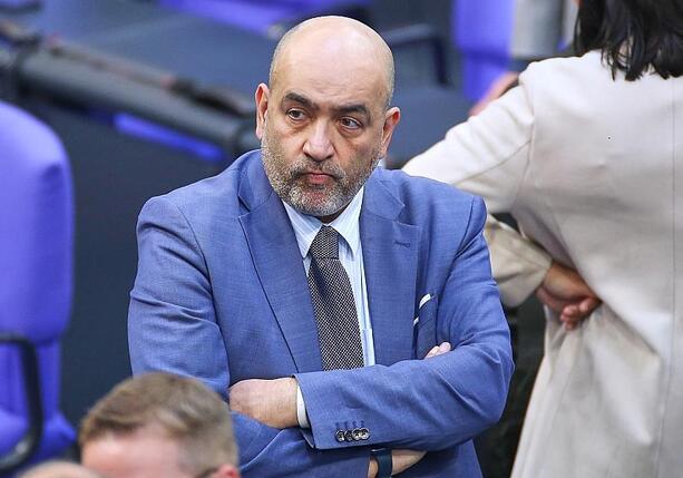 Bild vergrößern: Nouripour glaubt an langfristige Wirkung von Sanktionen