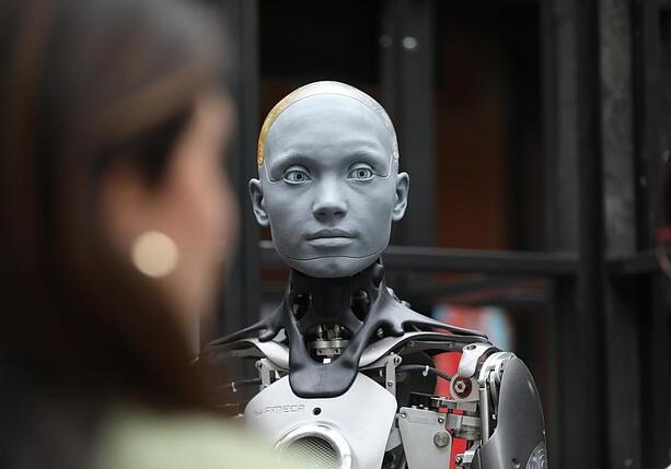 Bild vergrößern: Digitalminister wirbt für mutigen Umgang mit KI