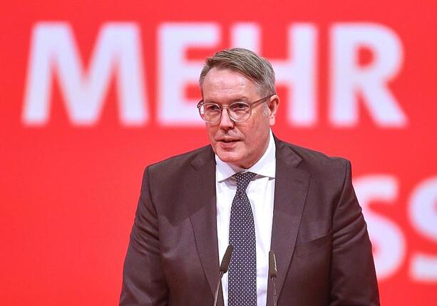 Bild vergrößern: Schweitzer sieht in Manifest keinen Angriff auf SPD-Parteiführung