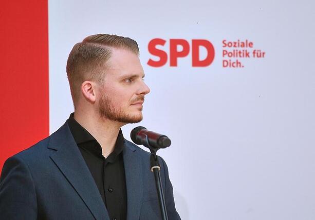 Bild vergrößern: SPD-Generalsekretär will Kassenbeitragsbemessungsgrenzen anheben