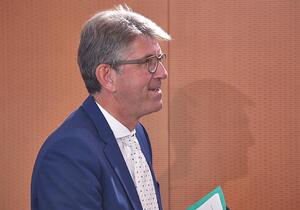 Kulturstaatsminister verteidigt Pläne für Digitalsteuer