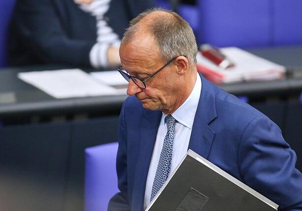 Bild vergr&ouml;&szlig;ern: Grüne werfen Merz Wortbruch und fossile Nostalgie vor