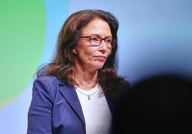 Bild vergr&ouml;&szlig;ern: Fahimi: KI bedroht Jobs in relevantem Ausmaß