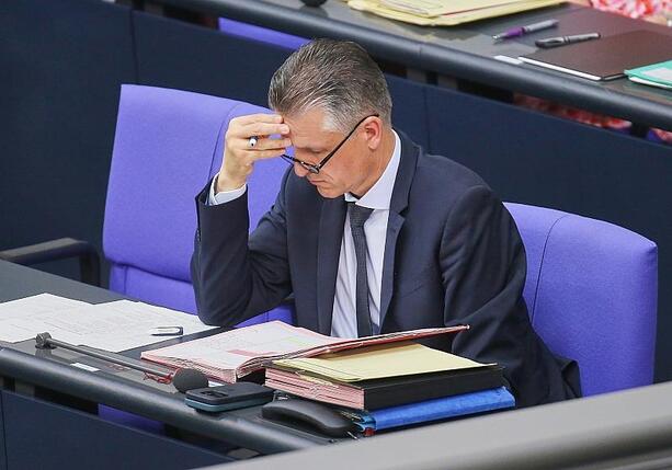 Bild vergr&ouml;&szlig;ern: Frei stellt geplante Schuldenbremsen-Reform infrage