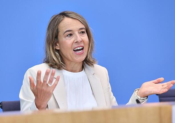 Bild vergr&ouml;&szlig;ern: Malmendier kritisiert fehlenden Dienstleistungsfokus bei Zoll-Deal