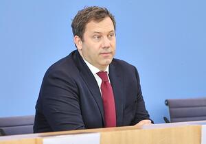 Klingbeil schließt Steuererhöhungen nicht aus