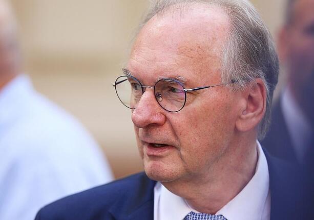 Bild vergr&ouml;&szlig;ern: Haseloff gegen Steuererhöhungen und für Update von Hartz IV