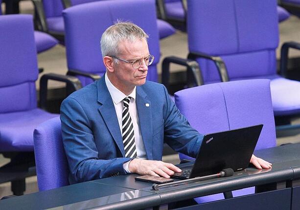 Bild vergr&ouml;&szlig;ern: CDU-Politiker streiten über höhere Reichensteuer