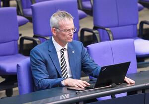 CDU-Politiker streiten über höhere Reichensteuer