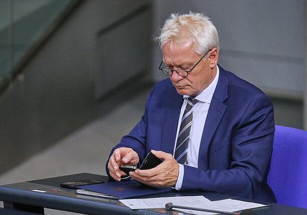 Bild vergrößern: Agrarminister zeigt Verständnis für Sparappelle von Klingbeil
