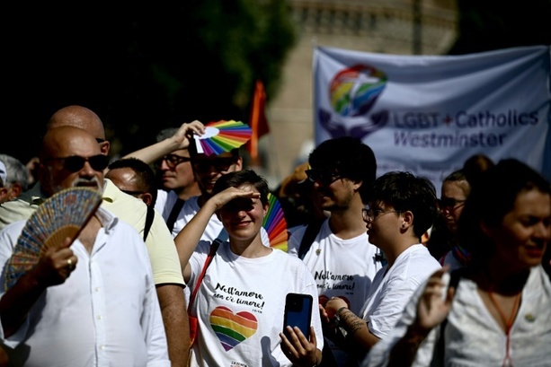 Bild vergrößern: Premiere im Vatikan: Erste offizielle LGBTQ-Pilgerreise in Heiligem Jahr