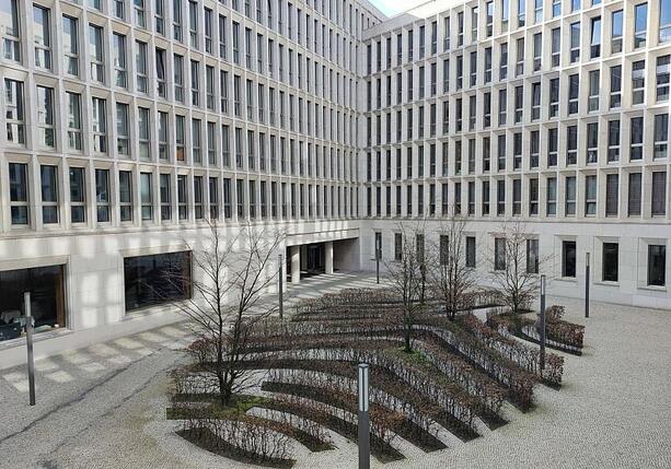 Bild vergrößern: Dobrindt stellt Spitze des Innenministeriums neu auf