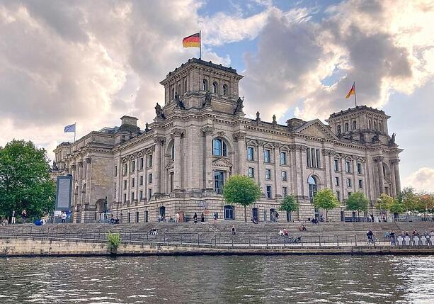 Bild vergrößern: Neue Geschäftsordnung: Schwarz-Rot will Kanzlerwahl erleichtern