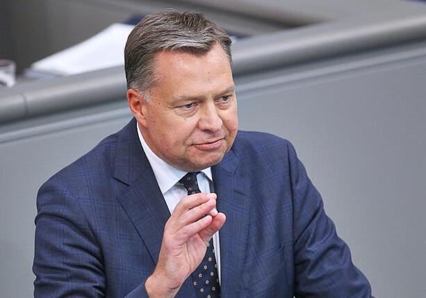 Bild vergrößern: Union spricht nach Drohnenabschuss von Eskalation