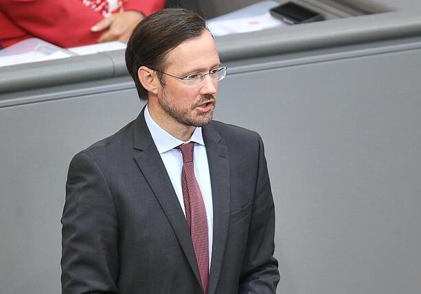 Bild vergrößern: SPD verteidigt Pläne für Bestrafung verbaler sexueller Belästigung