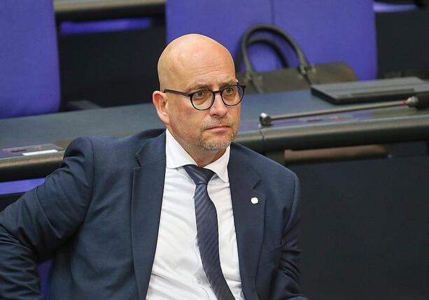 Bild vergrößern: Disziplinarverfahren gegen AfD-Bundestagsabgeordneten Lensing