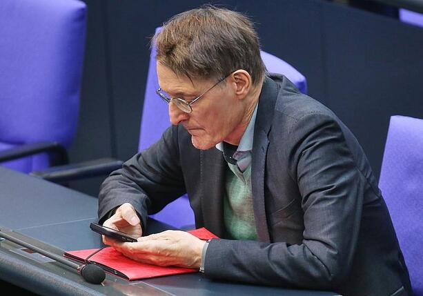 Bild vergrößern: Lauterbach nennt NRW-Kommunalwahlergebnis der SPD bestürzend