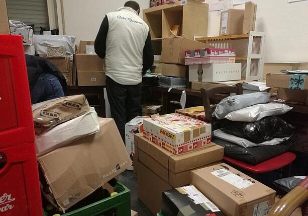 Bild vergrößern: Zollgewerkschaft warnt vor Päckchensteuer auf Billigimporte Bild vergrößern: Zollgewerkschaft warnt vor Päckchensteuer auf Billigimporte