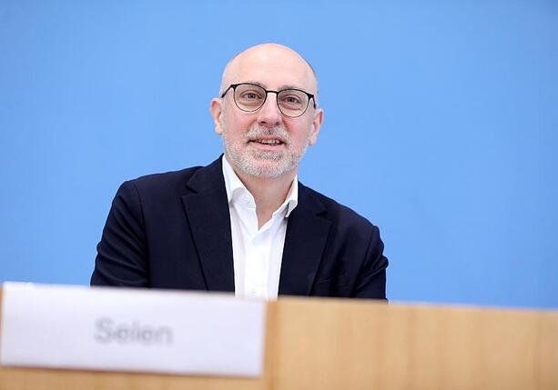 Bild vergrößern: Sinan Selen soll neuer Verfassungsschutzchef werden Bild vergrößern: Sinan Selen soll neuer Verfassungsschutzchef werden