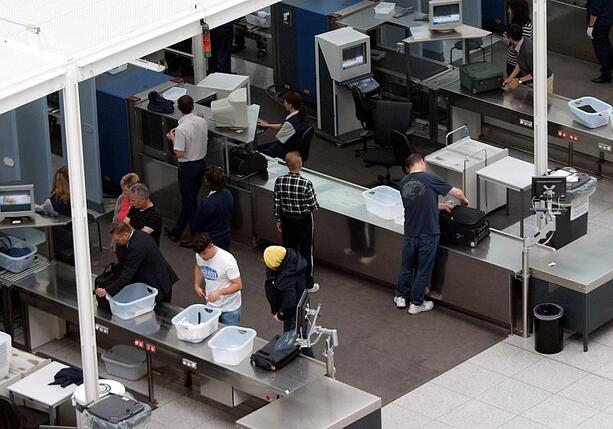 Bild vergrößern: Deutsche Flughäfen haben nicht genug neue Scanner