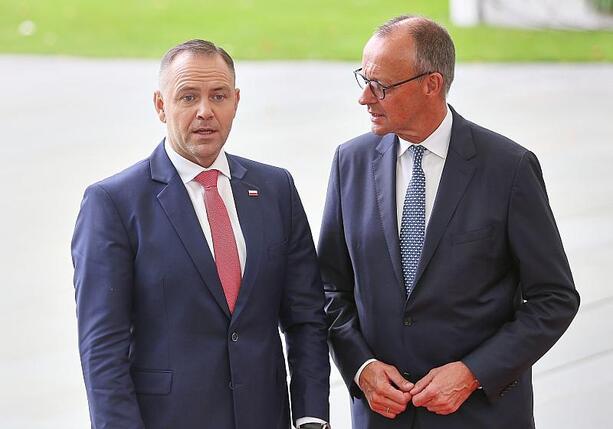 Bild vergrößern: Merz spricht mit Nawrocki über Ukraine und Drohnen
