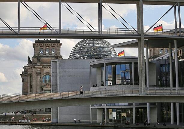 Bild vergrößern: Bundestag lehnt Hausausweise für mehrere Abgeordneten-Mitarbeiter ab