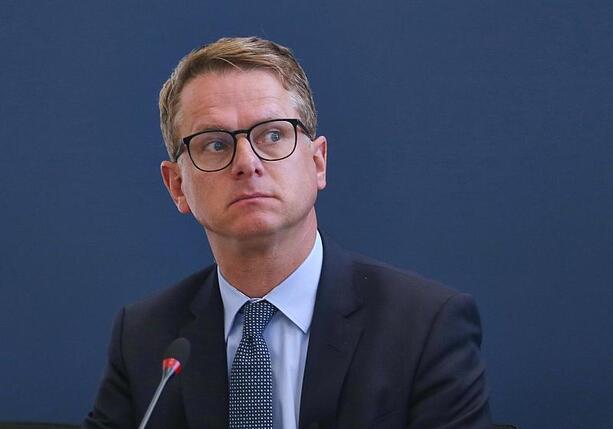 Bild vergrößern: Linnemann verteidigt geplante Aktivrente