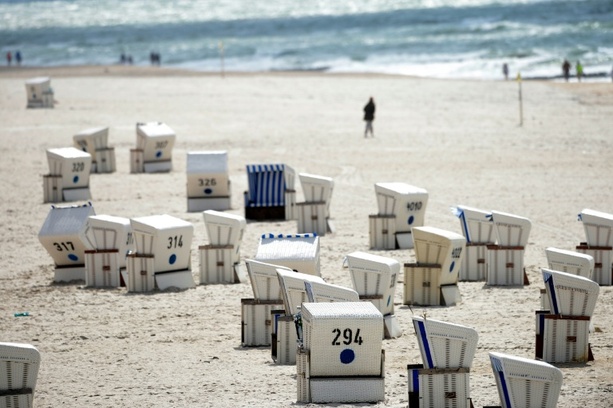 Bild vergrößern: Keine Autozüge wegen Weichenstörung: Urlauber sitzen vorübergehend auf Sylt fest