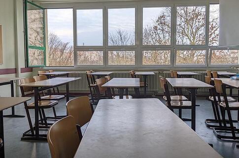 Beamtenbund lehnt Verbeamtungsstopp für Lehrer entschieden ab