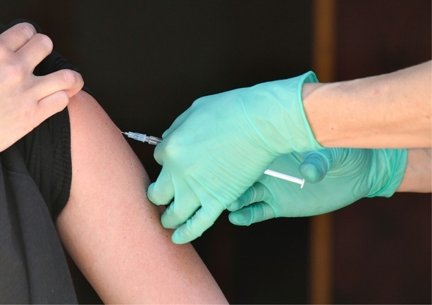 Bild vergrößern: RKI-Umfrage: Mehr als die Hälfte des Klinikpersonals gegen Grippe geimpft
