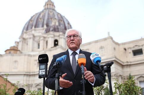 Steinmeier nach Privataudienz beim Papst: Sorge um Mitgliederschwund