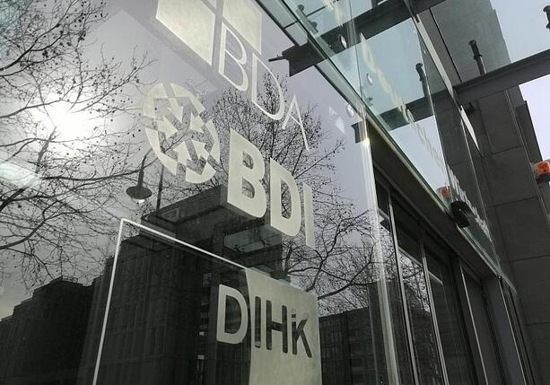 Bild vergrößern: Wirtschaftsverbände fordern nach Klingbeil-Rede Reformen Bild vergrößern: Wirtschaftsverbände fordern nach Klingbeil-Rede Reformen