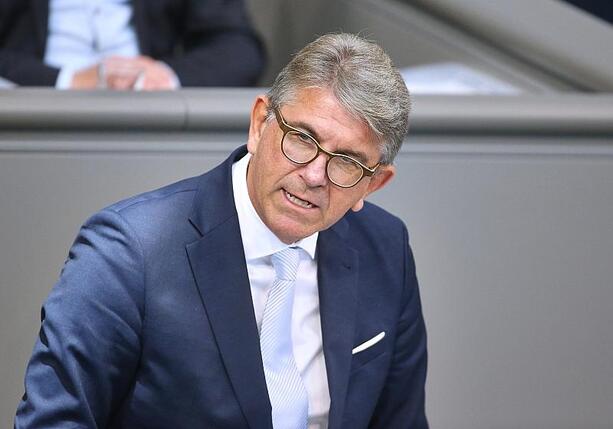 Bild vergrößern: Weimer will nationales Erbe vor AfD-Vereinnahmung schützen