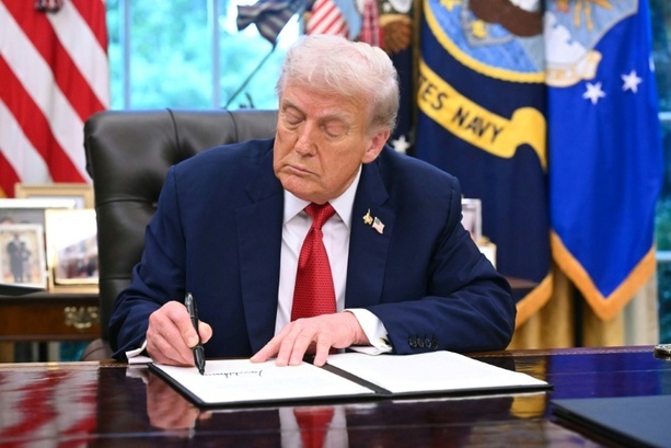 Bild vergrößern: Trump-Dekret: Angestrebter Tiktok-Deal erfüllt Anforderungen für Weiterbetrieb in USA
