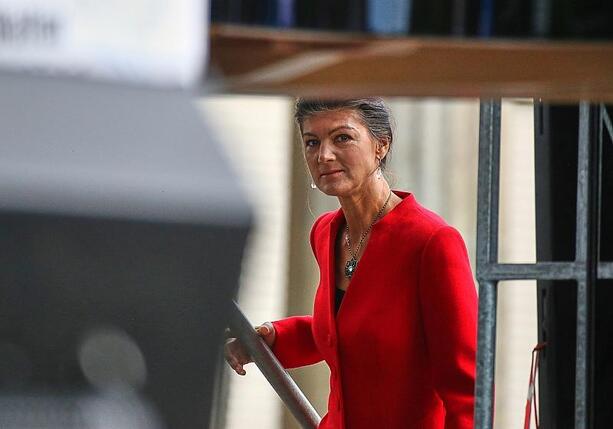 Bild vergrößern: Wagenknecht zweifelt an Russlands Urheberschaft diverser Angriffe